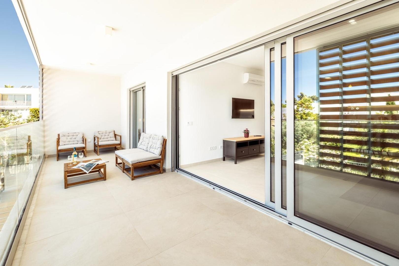 Apartment Modern 1-bed With Terrace - Albufeira