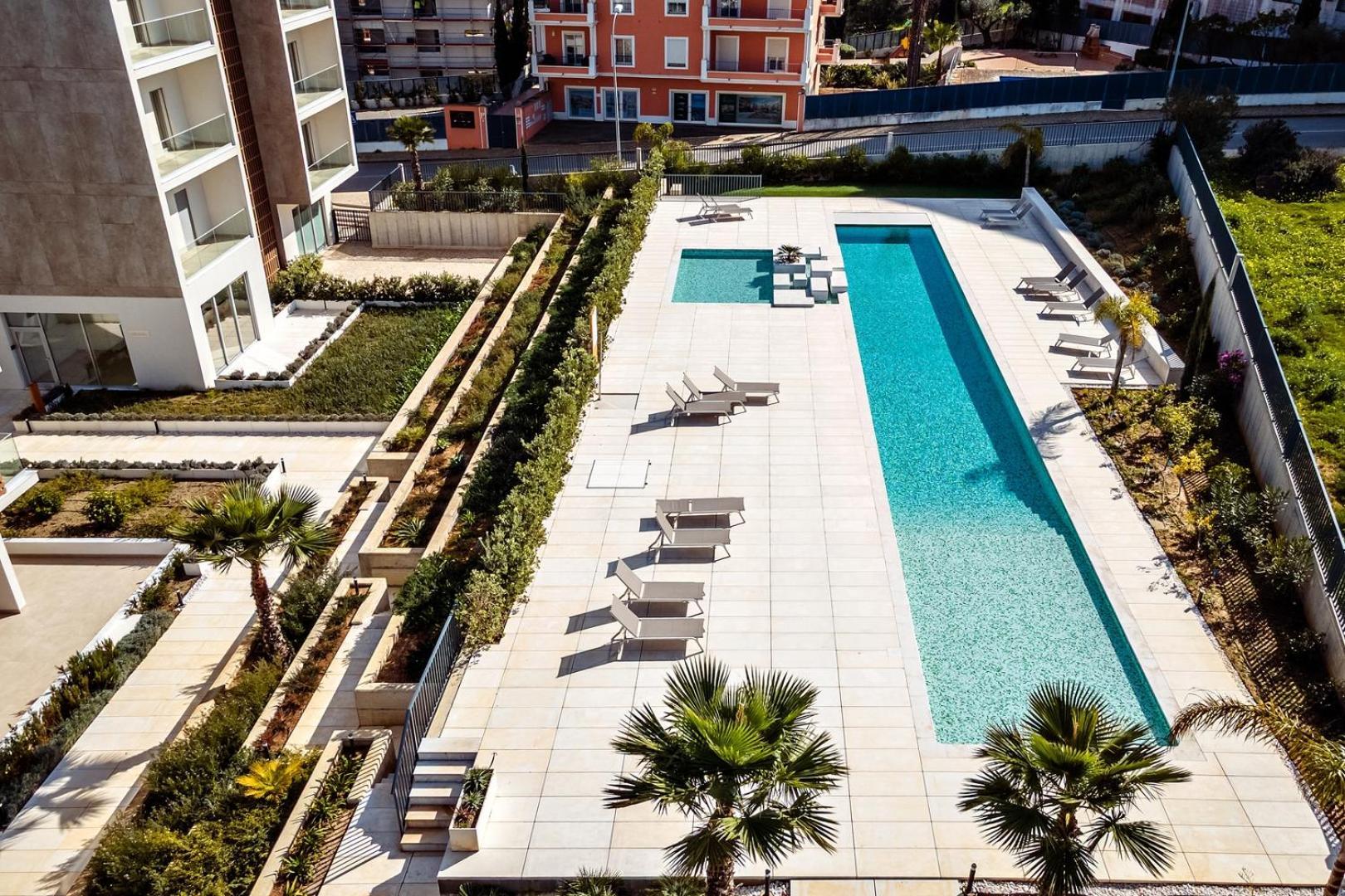 Modern 1-bed With Terrace - Apartment *