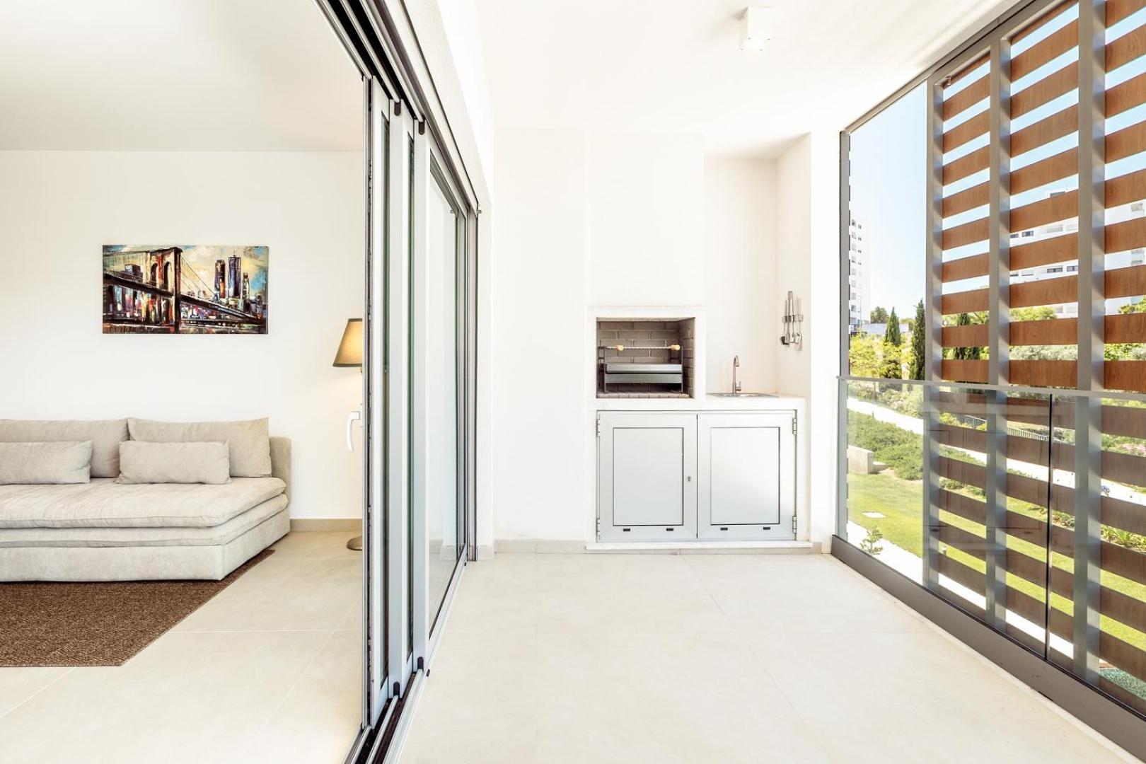 Modern 1-bed With Terrace - * Albufeira