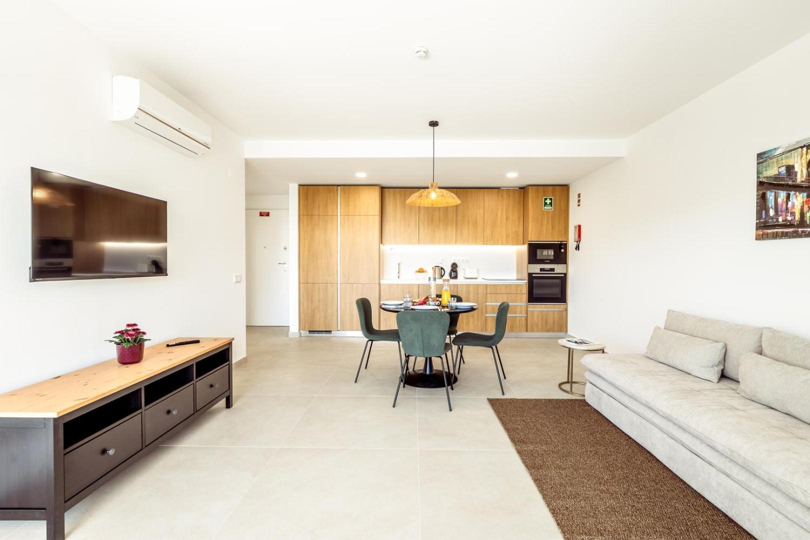 Modern 1-bed With Terrace -