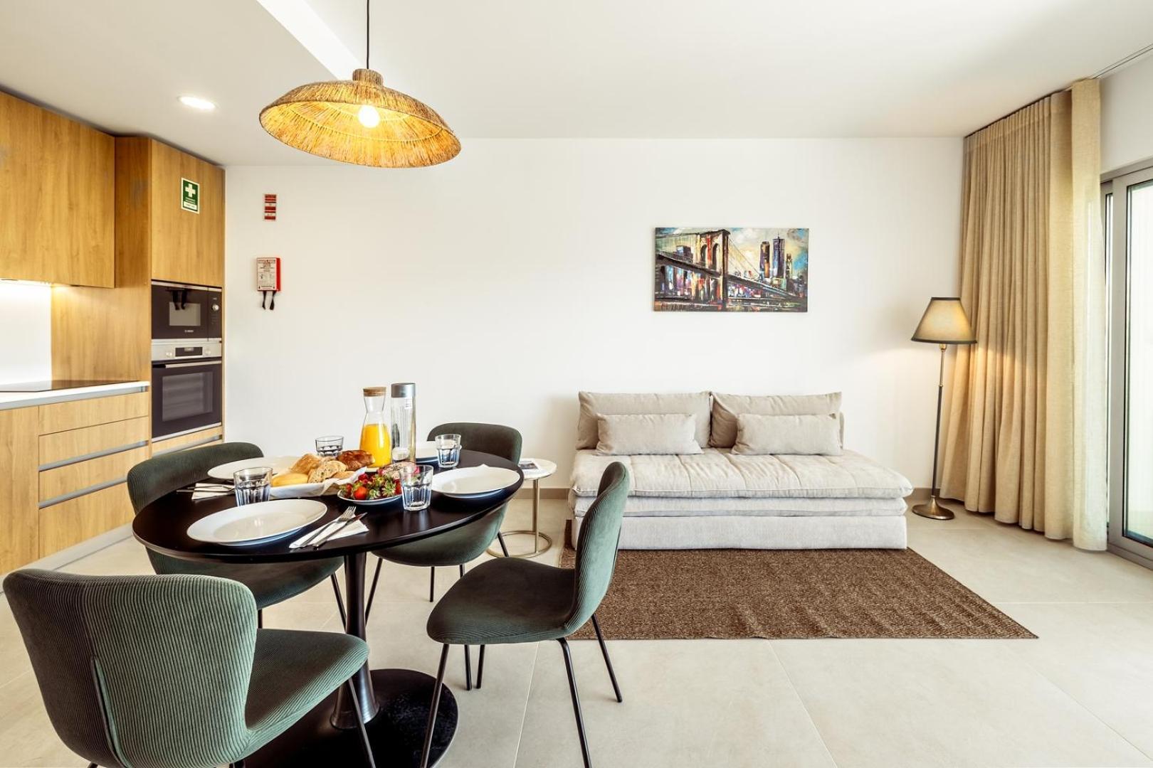 Modern 1-bed With Terrace - Apartment *
